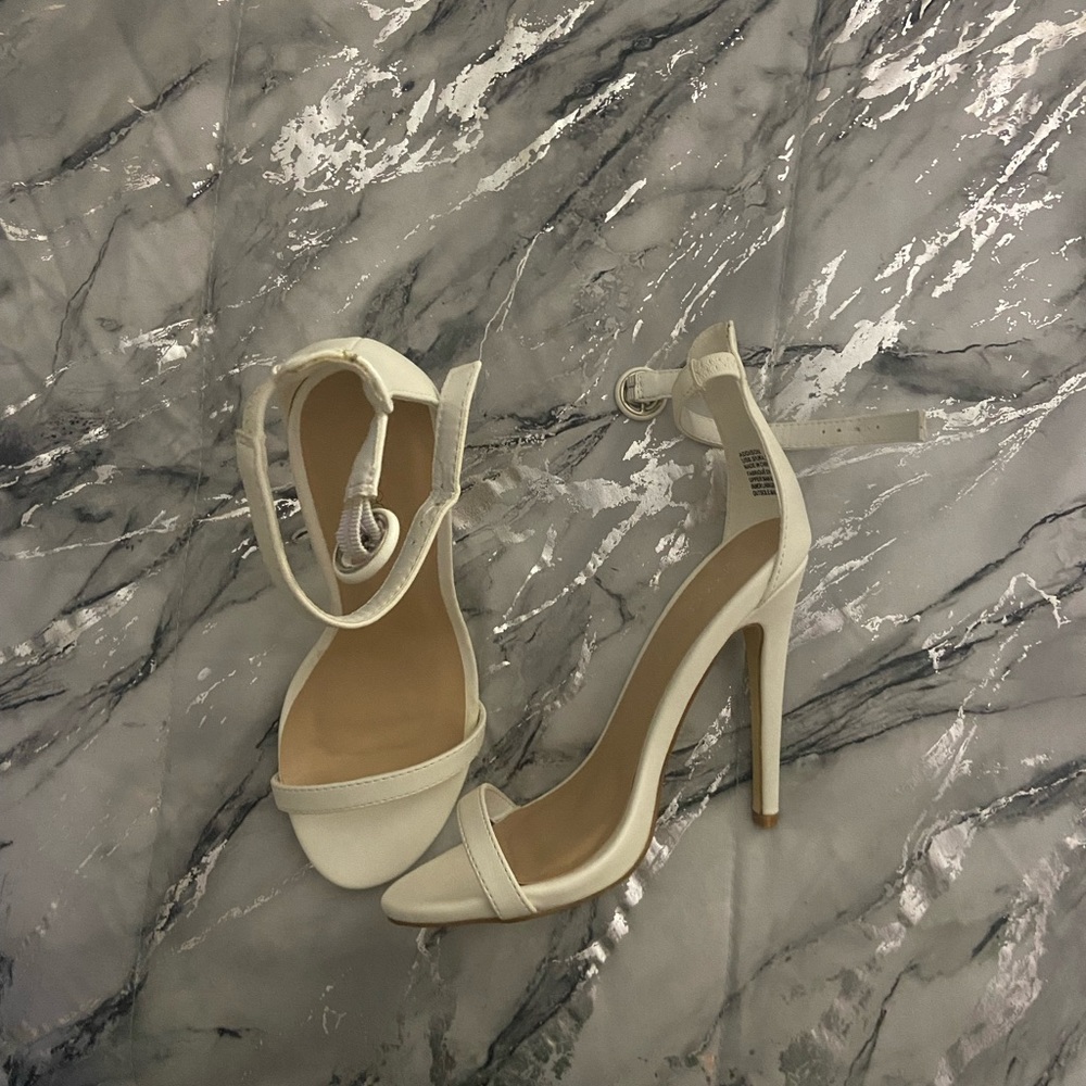 6.5 WHITE DRESS SANDALS
